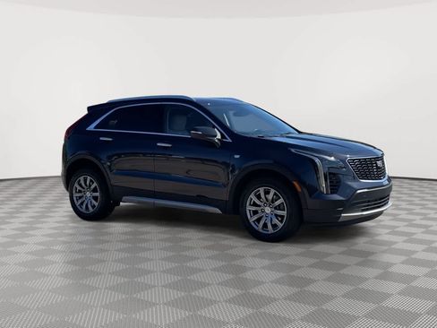 Used 2023 Cadillac XT4 Premium Luxury w/ Technology Package AWD/4WD image 2