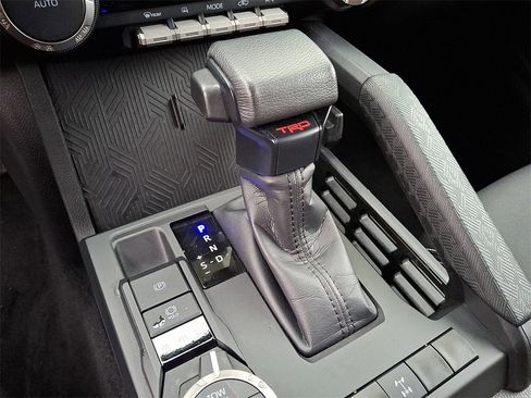 Used 2024 Toyota Tacoma TRD Off-Road image 15