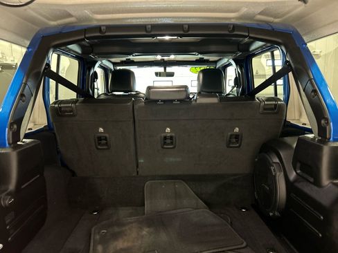 Used 2022 Jeep Wrangler Unlimited Sahara w/ Dual Top Group image 33