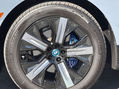 Used 2023 BMW iX xDrive50 w/ Premium Package AWD/4WD image 39