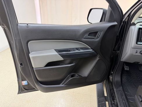 Used 2017 GMC Canyon 2WD Crew Cab w/ Convenience Package image 16