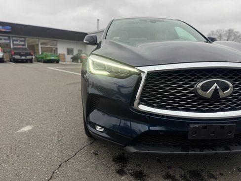 Used 2019 INFINITI QX50 Essential w/ Sensory Package AWD/4WD image 11