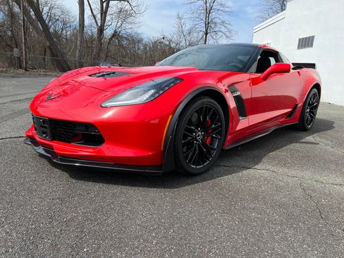 Used 2015 Chevrolet Corvette Z06 w/ 3LZ Preferred Equipment Group image 11