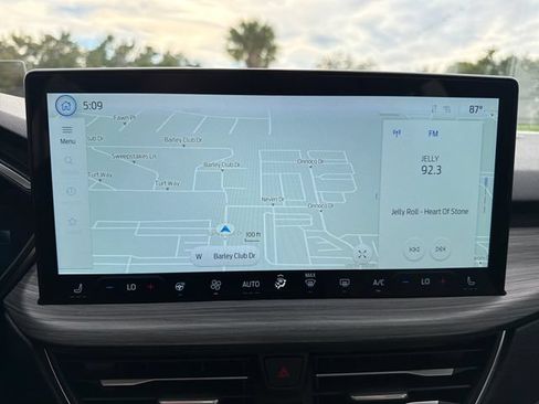 Certified 2025 Ford Escape Platinum w/ Premium Technology Package FWD image 23