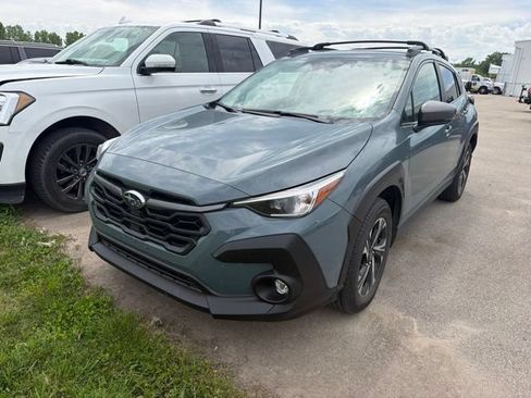 Used 2024 Subaru Crosstrek 2.0i Premium AWD/4WD image 3