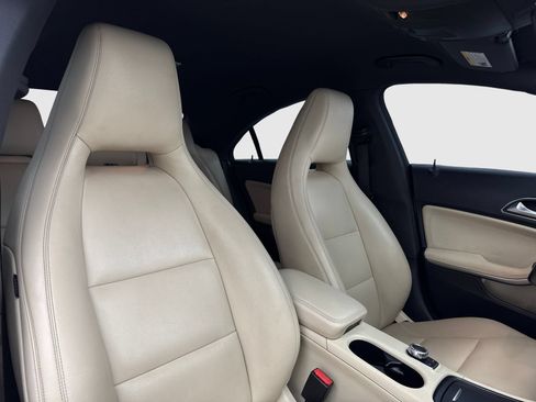 Used 2014 Mercedes-Benz CLA 250 image 37