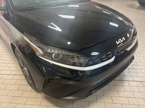 Used 2023 Kia Forte LXS w/ LXS Technology Package image 12