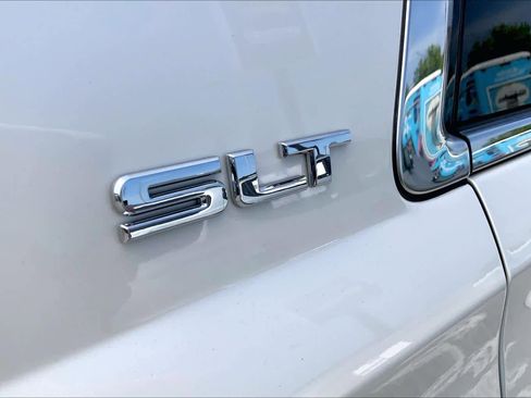 Used 2015 GMC Yukon SLT w/ Open Road Package AWD/4WD image 9
