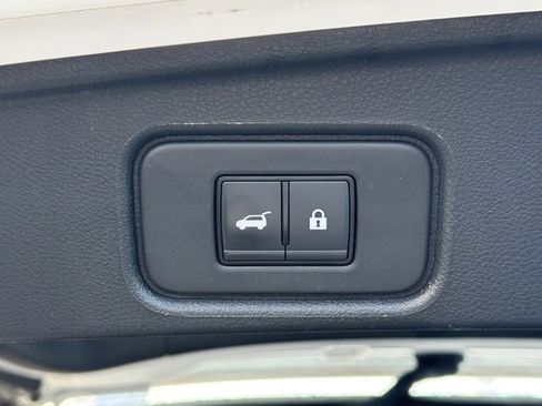 Certified 2024 Nissan Pathfinder SL image 15