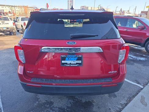 Used 2021 Ford Explorer XLT image 6