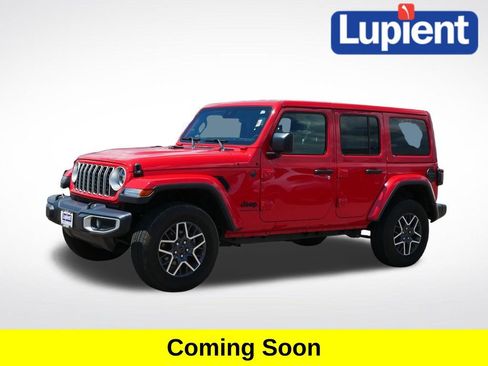 Used 2025 Jeep Wrangler Unlimited Sahara AWD/4WD image 6