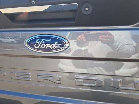 Used 2022 Ford F450 Lariat w/ Lariat Ultimate Package image 5