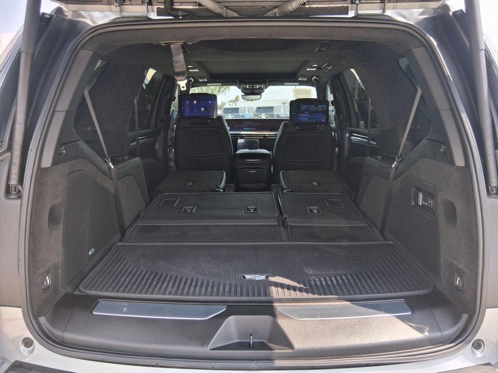 Used 2026 Cadillac Escalade Platinum Sport w/ LPO, Floor Liner Package RWD image 6