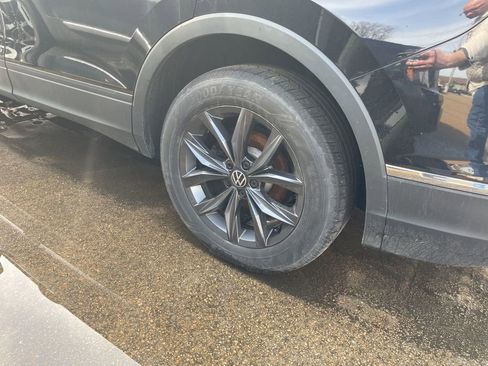 Used 2022 Volkswagen Tiguan SE image 4