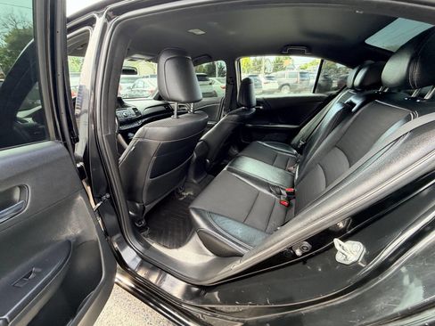 Used 2017 Honda Accord Sport image 20