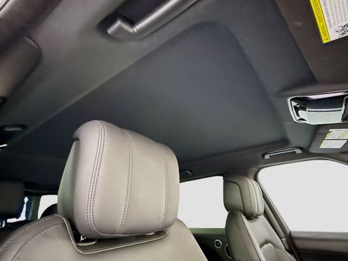 Used 2019 Land Rover Range Rover Sport SE AWD/4WD image 18