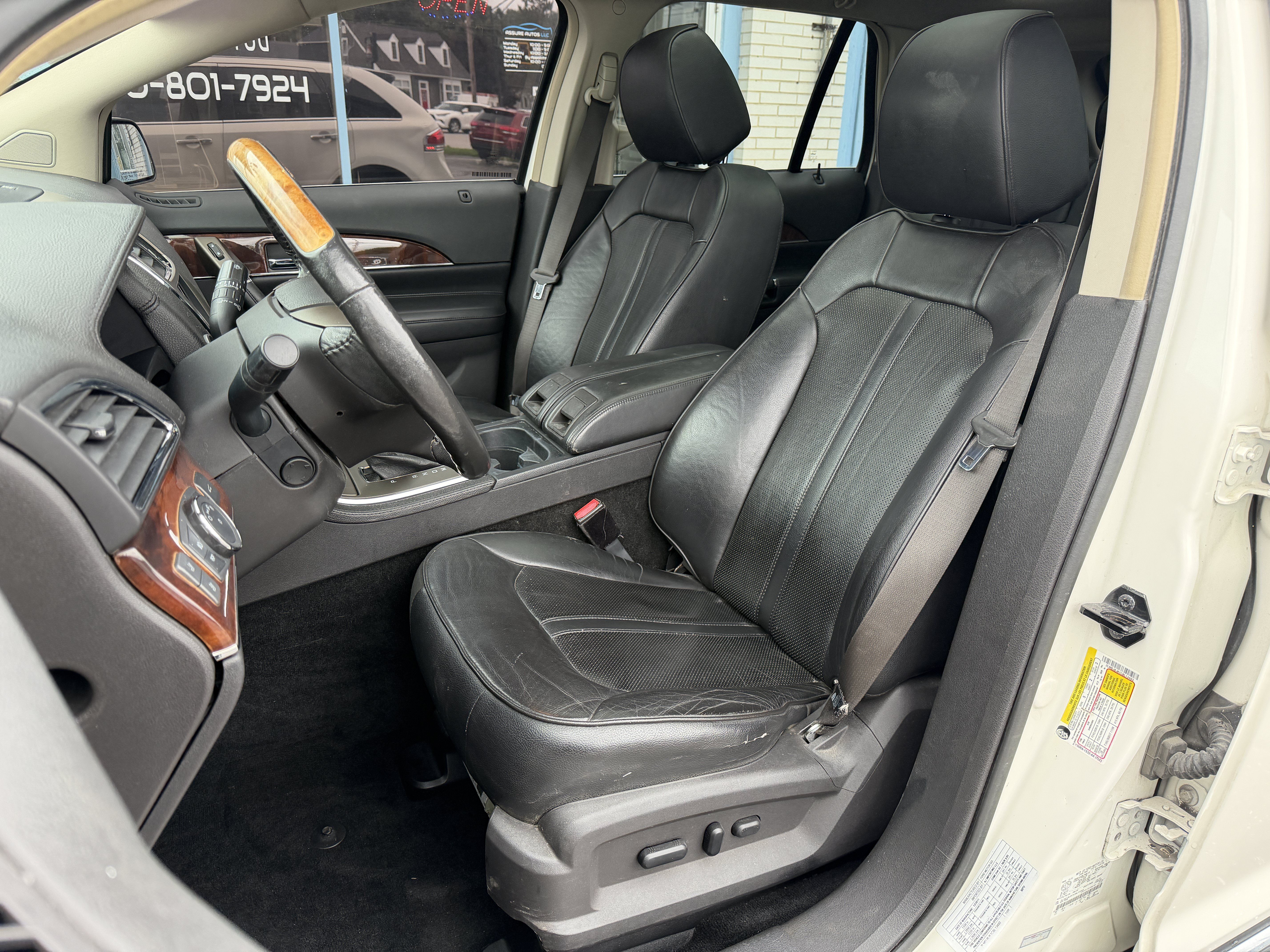 Used 2012 Lincoln MKX AWD image 13
