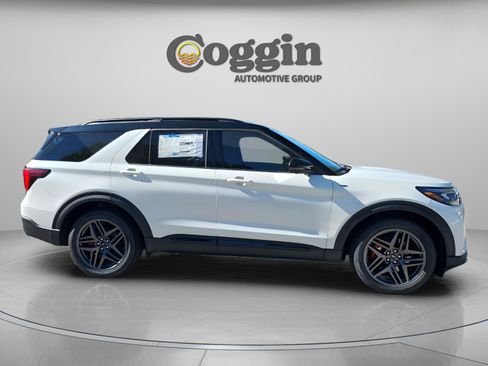 New 2025 Ford Explorer ST-Line w/ Premium Package image 6