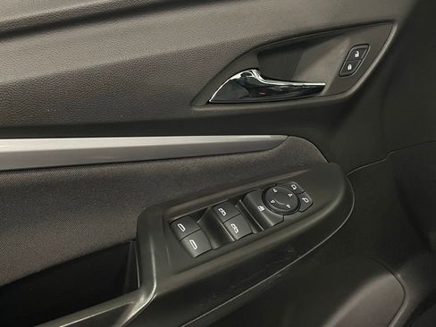 Used 2023 Chevrolet Bolt EUV LT image 12