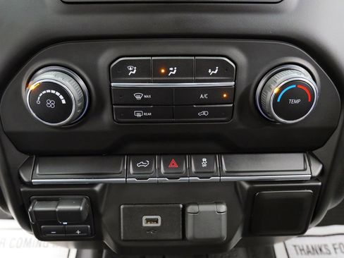 Used 2019 Chevrolet Silverado 1500 Custom w/ Custom Value Package AWD/4WD image 27