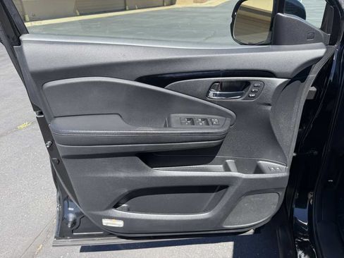 Used 2017 Honda Pilot Elite image 12