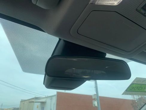 Used 2025 Toyota RAV4 XLE image 19