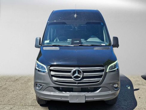 Used 2025 Mercedes-Benz Sprinter 2500 image 9