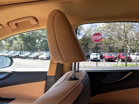 Used 2024 Lexus NX 250 FWD w/ Towing Package (2000 Lbs) image 17