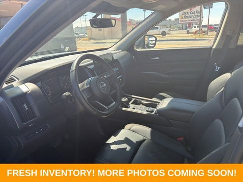 Used 2025 Nissan Pathfinder SL image 8
