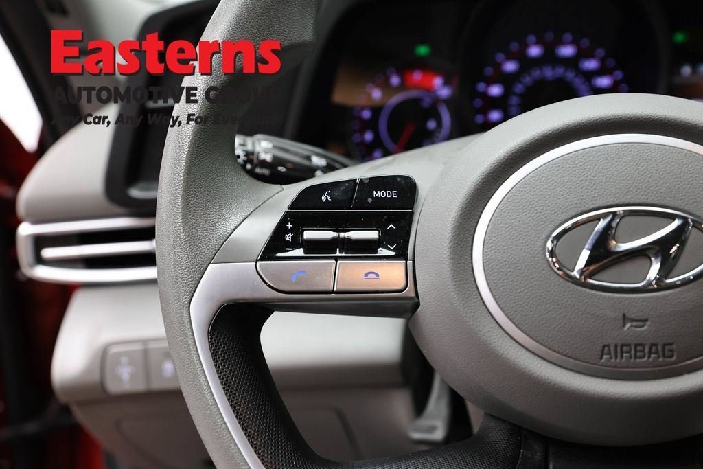 Used 2023 Hyundai Elantra SE w/ Cargo Package FWD image 18
