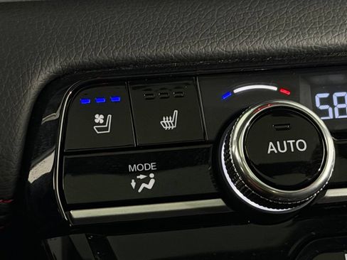 Used 2025 Honda Pilot Black Edition image 21