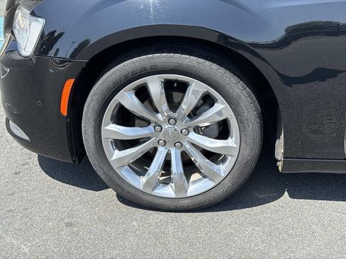 Used 2021 Chrysler 300 Touring L RWD image 7