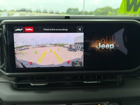 Used 2026 Jeep Gladiator Rubicon AWD/4WD image 27