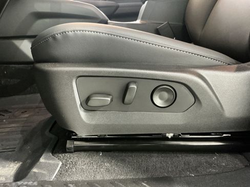 New 2026 Chevrolet Colorado LT w/ LT Convenience Package AWD/4WD image 15