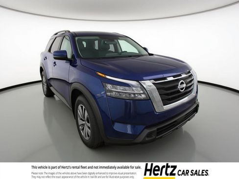 Used 2025 Nissan Pathfinder SV image 1