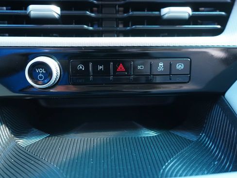 Used 2025 Ford Explorer Active w/ Active Comfort Package RWD image 35