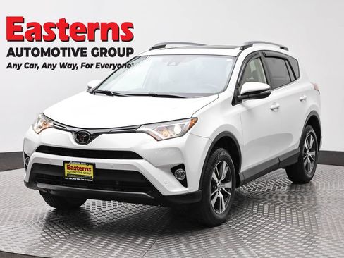 Used 2018 Toyota RAV4 XLE AWD/4WD image 1