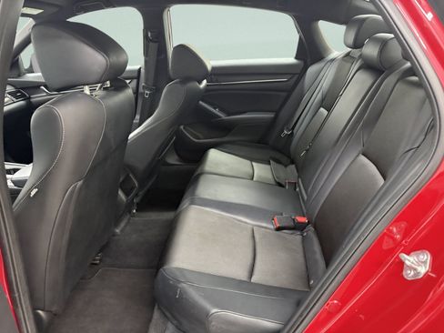 Used 2018 Honda Accord Sport image 11