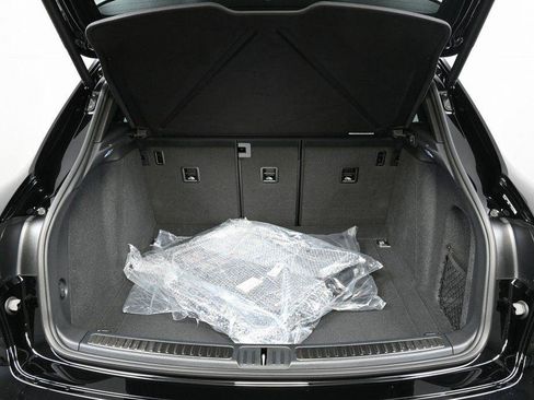Certified 2026 Porsche Macan Turbo AWD/4WD image 30