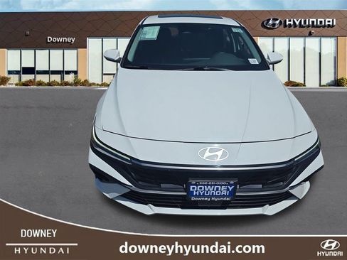 Used 2025 Hyundai Elantra SEL FWD image 8