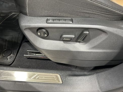 Used 2021 Volkswagen Atlas Cross Sport SEL Premium image 12