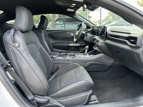 Used 2024 Ford Mustang Coupe RWD image 9