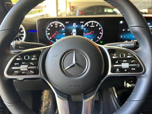 Used 2023 Mercedes-Benz CLA 250 image 33