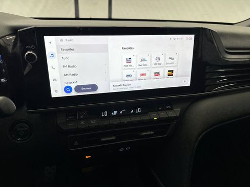 Used 2025 Toyota Camry XSE FWD image 28