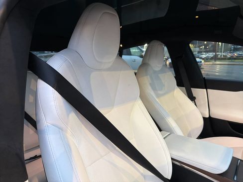 Used 2022 Tesla Model S image 19