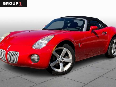 Used 2007 Pontiac Solstice Convertible w/ Premium Package image 1
