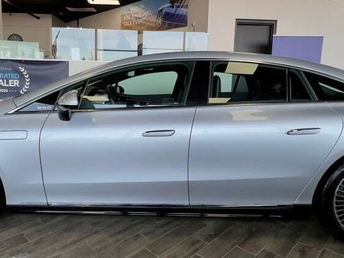 Used 2023 Mercedes-Benz EQS 580 4MATIC Sedan image 43