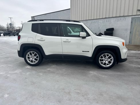 Used 2019 Jeep Renegade Latitude w/ Cold Weather Group image 6