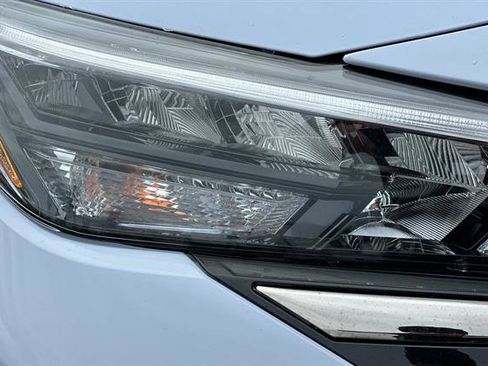 New 2025 Nissan Versa SR w/ Trunk Package image 29