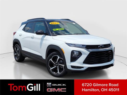 Used 2021 Chevrolet TrailBlazer RS w/ Sun and Liftgate Package FWD image 1